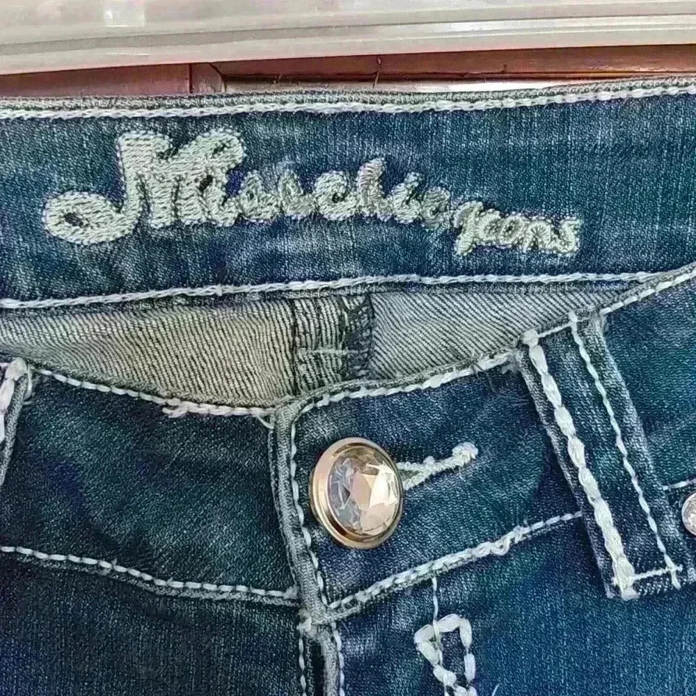 Miss Chic Jeans - Picture 4 of 9